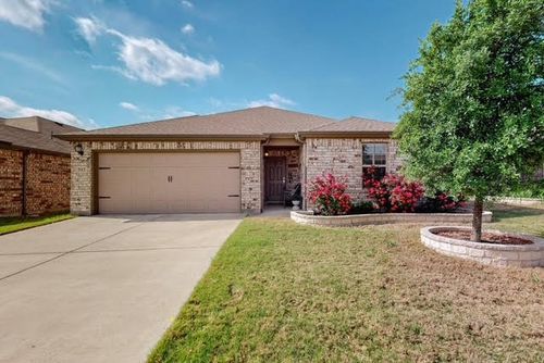 512 Bronze Forest Dr, Fort Worth, TX, 76131-3031 | Card Image