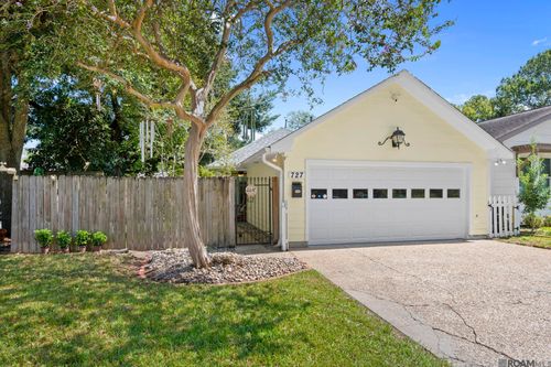 727 Florence St, Baton Rouge, LA, 70806-5747 | Card Image
