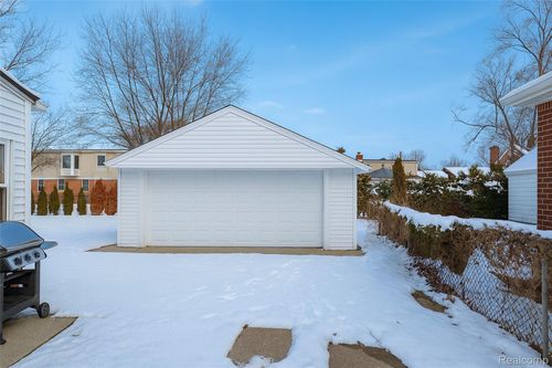 24910 Rockford St, Dearborn, MI, 48124-1339 | Card Image