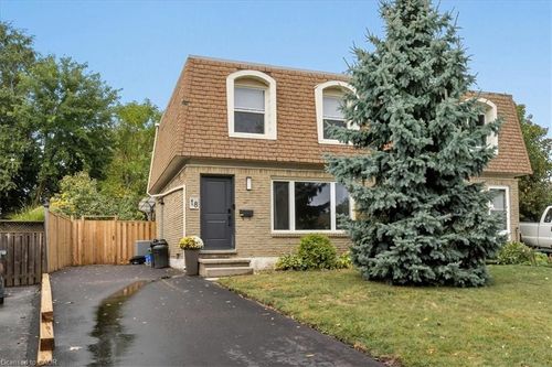 18 Berwick Pl, Kitchener, ON, N2A2R7 | Card Image
