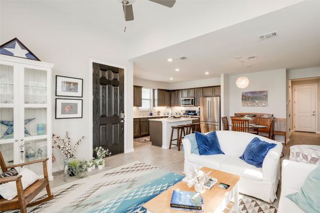 102 - 121 Harborside Dr, Condo with 2 bedrooms, 3 bathrooms and 2 parking in San Marcos TX | Image 8