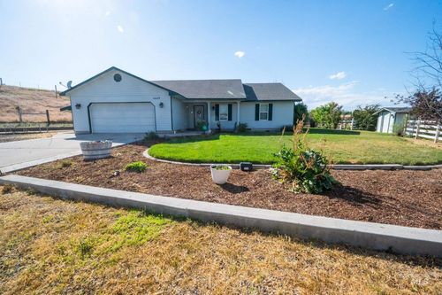 4449 Riata Cir, Ontario, OR, 97914-8511 | Card Image