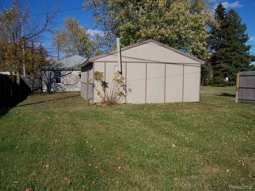 3255 Harrington Rd, Port Huron, MI, 48060-2520 | Card Image