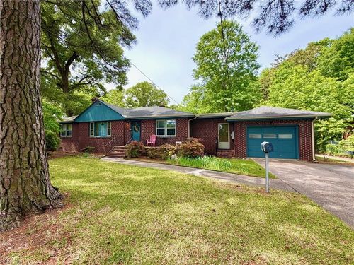 8035 Bison Ave, Norfolk, VA, 23518-2944 | Card Image