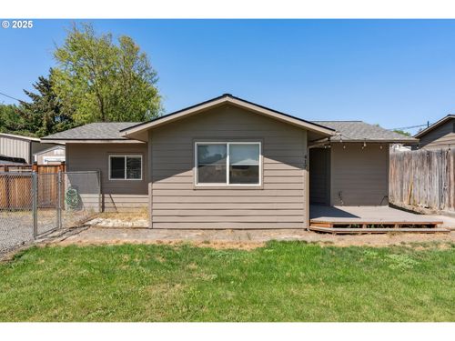 417 Gertrude Dr, Dallesport, WA, 98617-0687 | Card Image