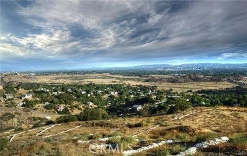 480 Thompson Avenue, Chatsworth, CA, 91311 | Card Image