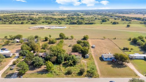 808 Casa Vista Dr, Rio Vista, TX, 76093-2825 | Card Image