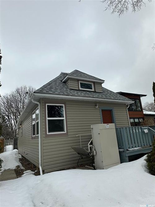 1209 Av K S, Saskatoon, SK, S7M2G6 | Card Image