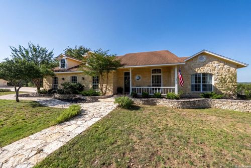 30510 Beck Rd, Bulverde, TX, 78163-4035 | Card Image