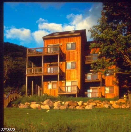 unit-4-2 Falkenstein Dr, Vernon, NJ, 07462-2513 | Card Image