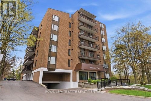 302-966 Queenston Road, Hamilton (Stoney Creek), ON, L8G1B7 | Card Image