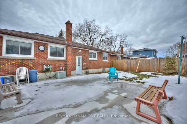 34 Barron St, House other with 3 bedrooms, 1 bathrooms and 3 parking in Welland ON | Image 33