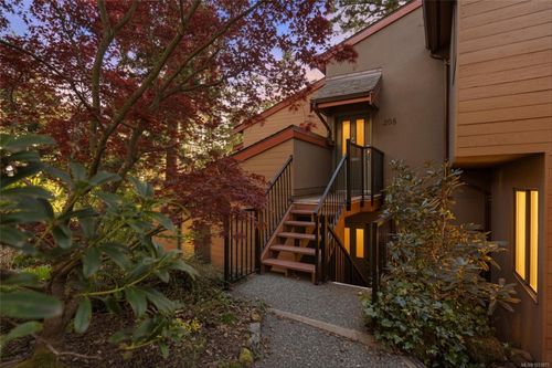 205-2341 Harbour Rd, Sidney, BC, V8L3X8 | Card Image