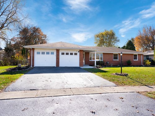 139 Monna St, Sugar Grove, IL, 60554-5424 | Card Image