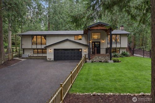 14702 255th Ave Se, Issaquah, WA, 98027-7341 | Card Image