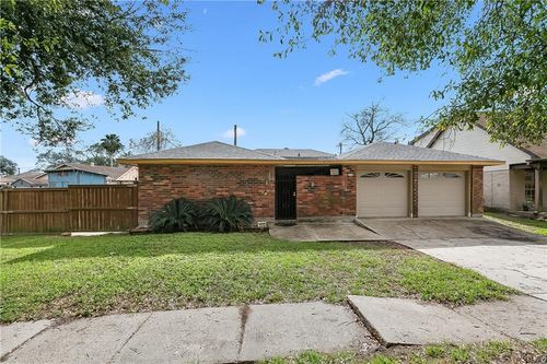 2113 Matador St, Harvey, LA, 70058-3046 | Card Image