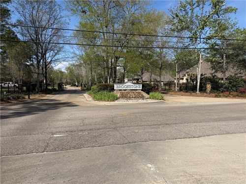211 S Tallowwood Dr, Covington, LA, 70433-6268 | Card Image