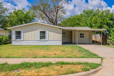 311 Ridgefield Circle, House other with 4 bedrooms, 2 bathrooms and null parking in Mesquite TX | Image 1