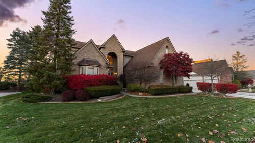 45696 Southwick Dr, Canton, MI, 48188-6230 | Card Image