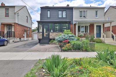 35 Dayton Ave, House attached with 3 bedrooms, 3 bathrooms and 3 parking in Etobicoke ON | Image 2