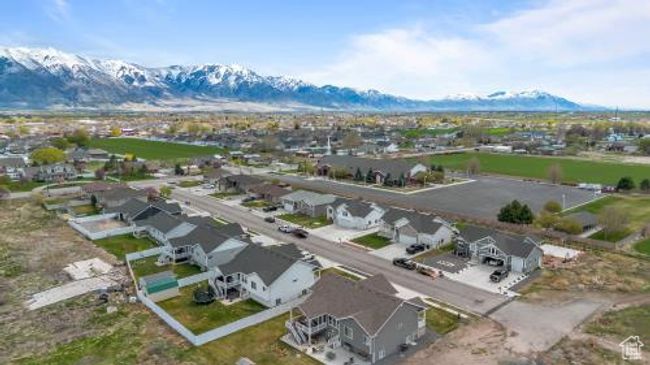 Birds eye view of property featuring a residential view and a mountain view | Image 40