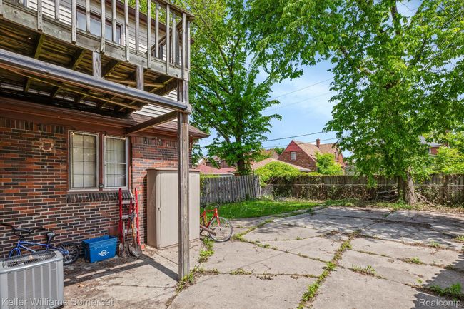 6110 Yorkshire Rd, Home with 0 bedrooms, 3 bathrooms and 2 parking in Detroit MI | Image 19
