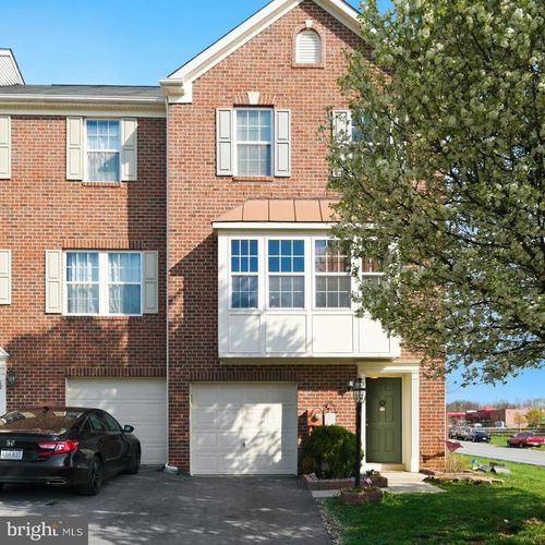 8 Don Quixote Dr, CHARLES TOWN, WV, 25414-6034 | Card Image