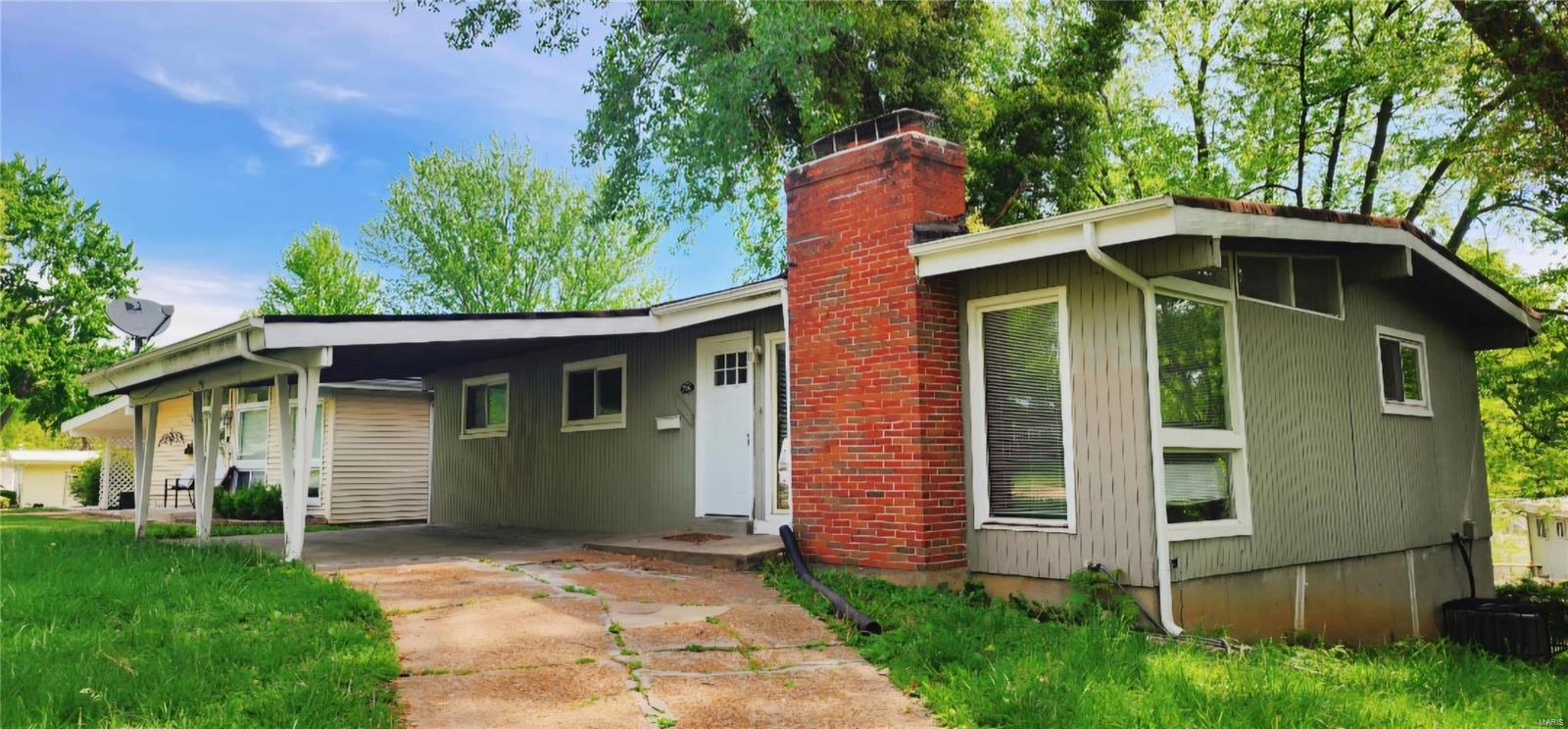 Berkridge Dr, Hazelwood, MO 63042