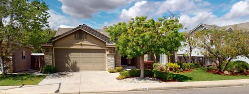 9821 N Sierra Vista Ave, Fresno, CA, 93720-4680 | Card Image