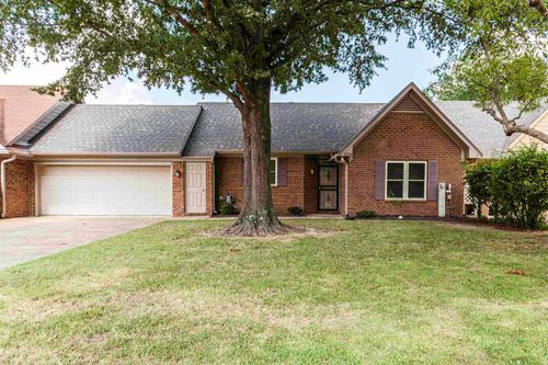 2952 Millers Pond Dr, Memphis, TN, 38119-8643 | Card Image