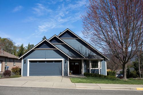 2294 Se Wyndham Way, Grants Pass, OR, 97527-5496 | Card Image