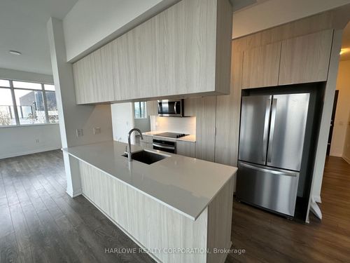911-99 Eagle Rock Way, Maple, ON, L6A5A7 | Card Image