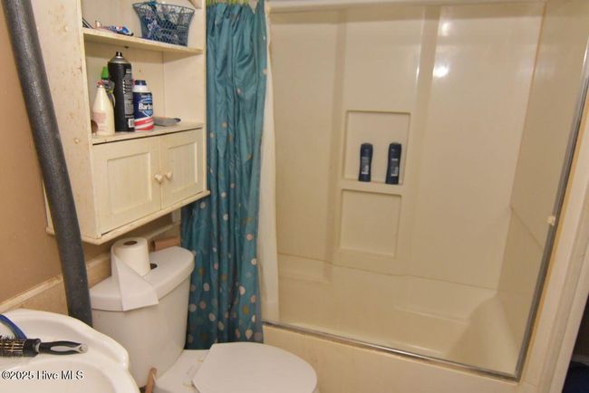 404 Third St N, House other with 2 bedrooms, 1 bathrooms and null parking in Carolina Beach NC | Image 5