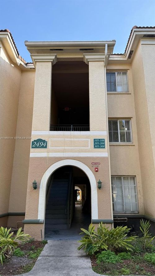 apt-305-2494 Centergate Dr, Miramar, FL, 33025-7281 | Card Image