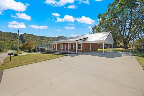 808 Riverside Cir, Celina, TN, 38551-4218 | Card Image