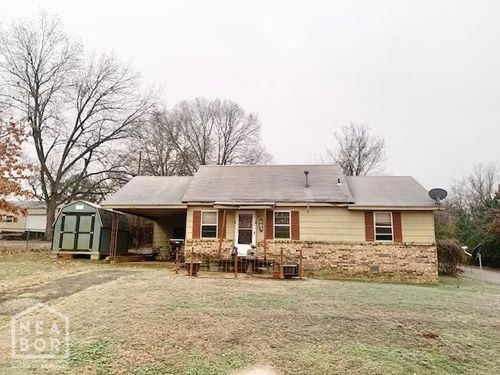 665 W 3rd St, Newark, AR, 72562-9643 | Card Image