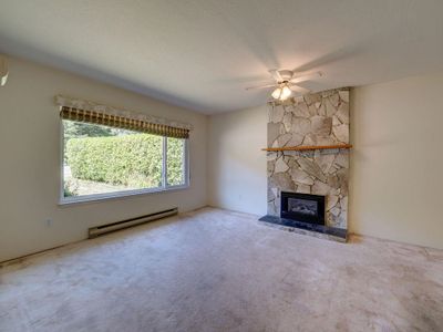 298 Glassford Rd, House other with 3 bedrooms, 2 bathrooms and 4 parking in Gibsons BC | Image 3