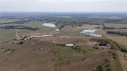 8602 E Utopia Rd, Bronaugh, MO, 64728-7649 | Card Image