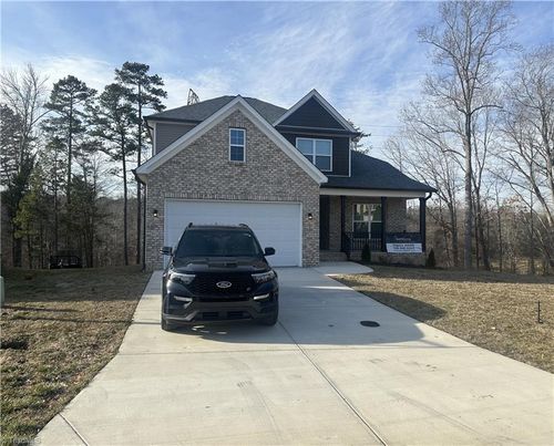 1-5260 Vineleaf Ct, Clemmons, NC, 27012-7880 | Card Image