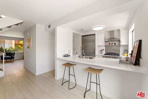 unit-e-2252 N Indian Canyon Dr, Palm Springs, CA, 92262-3065 | Card Image