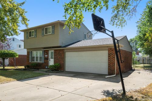 10051 Fairview St, Taylor, MI, 48180-3201 | Card Image