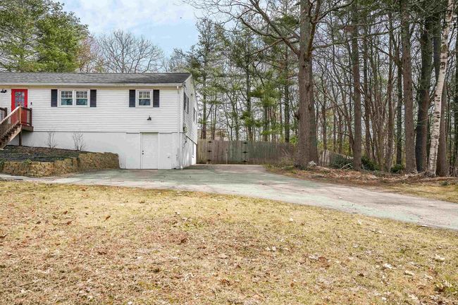 Gate to fenced in back yard | Image 4