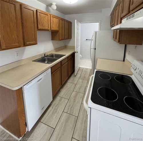 28187 Raleigh Crescent Dr, Chesterfield, MI, 48051-2301 | Card Image