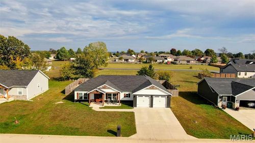 2706 Town Dr, Mountain Grove, MO, 65711-2797 | Card Image