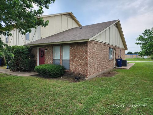 d-429 Sw Thomas St, Burleson, TX, 76028-4594 | Card Image
