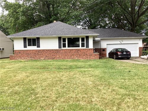 498 Harris Rd, Richmond Heights, OH, 44143-2538 | Card Image