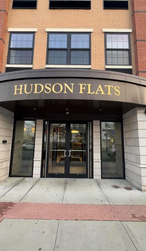 apt-206-304 Broadway, Bayonne, NJ, 07002-3569 | Card Image