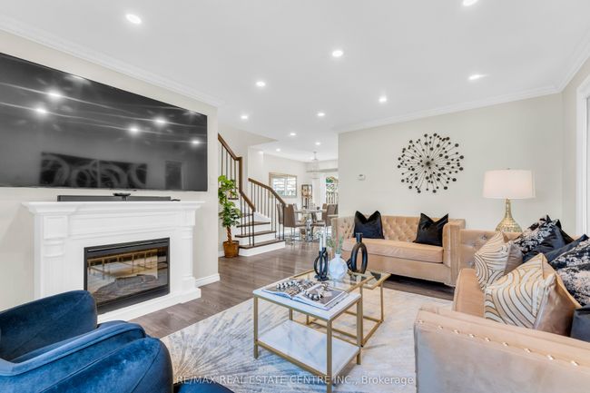 22 Fanshawe Dr, House attached with 4 bedrooms, 3 bathrooms and 2 parking in Brampton ON | Image 5
