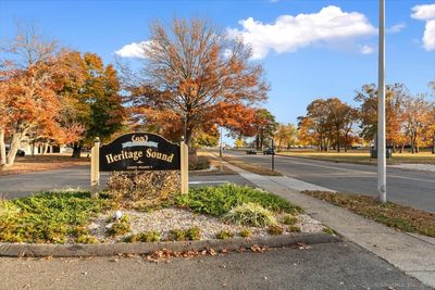 B14 - 85 Viscount Drive, Condo with 2 bedrooms, 1 bathrooms and null parking in Milford CT | Image 1