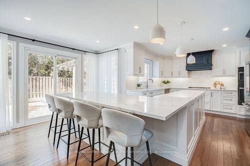 1225 Old Post Dr, Oakville, ON, L6M1A5 | Card Image